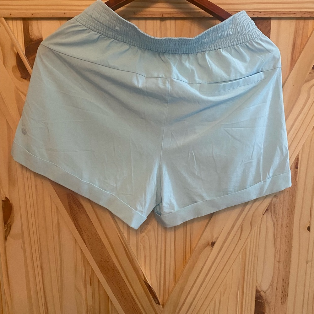 ❤️LULULEMON SHORTS❤️ - Picture 2 of 6